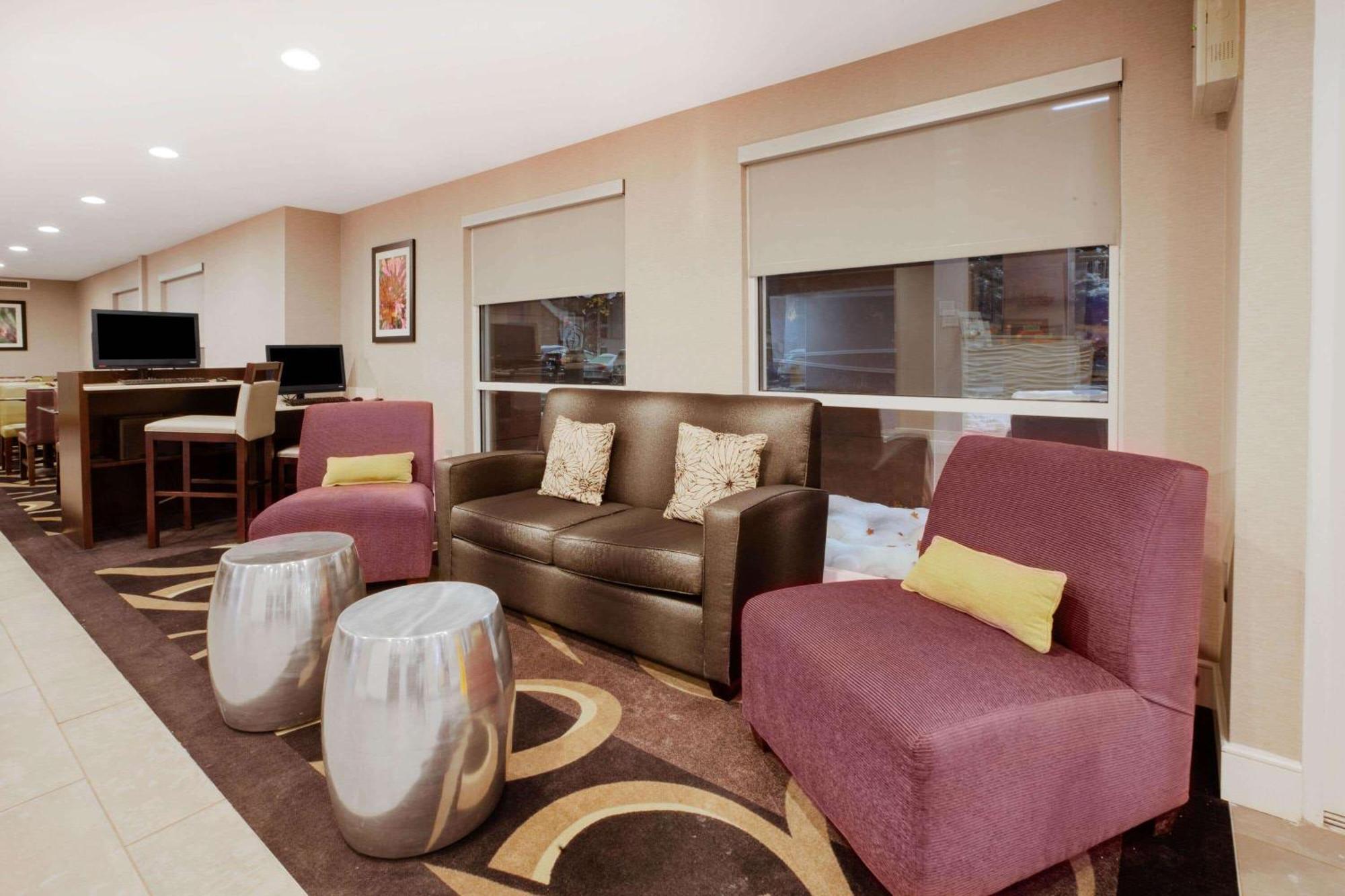 La Quinta By Wyndham Detroit Utica Otel Dış mekan fotoğraf